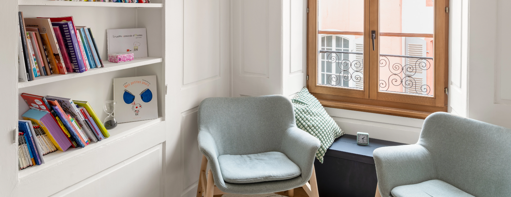 Ressources-psy_Benoit-Carron_Petit-Bureau-bibliotheque(c)Olivier-Lovey